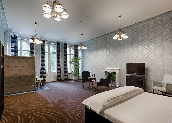 Matejki 8 מלון דירות 4*