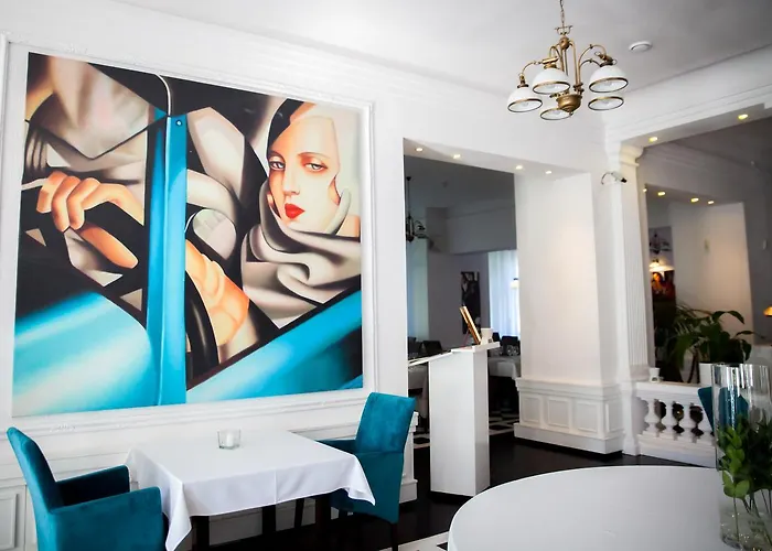 מלון דירות Matejki 8 4*